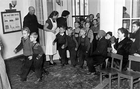 Einzug in den neuen Hort 1954